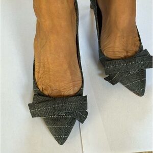 Ann Taylor Yolanda Bow Pump